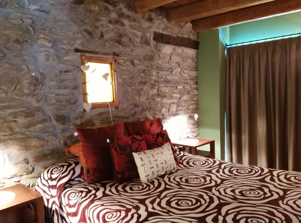 Masia D'En Valenti Anserall  Pokoj fotografie